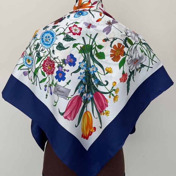 New Gucci Scarf Iconic Floral 1 Print Multicolor Blue Silk Wrap Gucci Gift Box - Picture 8 of 16
